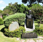 黎焕颐纪念碑：诗魂永驻，岁月铭记
